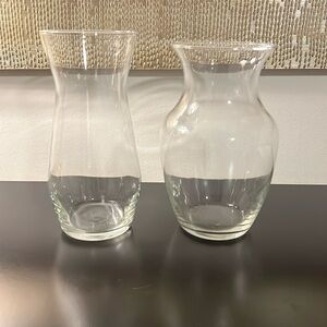 Set of 2 Clear Vases